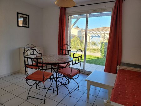 EXCLUSIVITÉ A SAINT SATURNIN LES AVIGNON - APPARTEMENT T2 EN DUPLEX A LOUER AVEC CLIMATISATION - TERRASSE ET PISCINE - PARKING - Photo 4