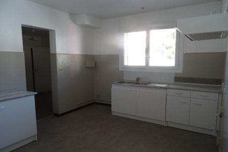 Location Appartement 4 pièces 103m² LOURDES 65100 - Photo 4