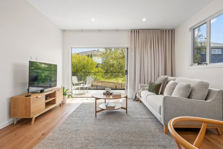 Bright and Modern Townhouse - Photo 3