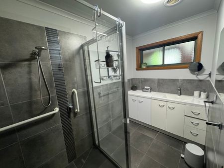 FULLY FURNISHED UNIT NEXT TO CBD - Photo 4