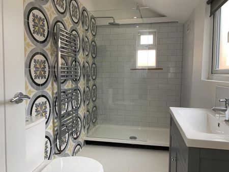 2 bedroom terraced house to rent - Photo 2