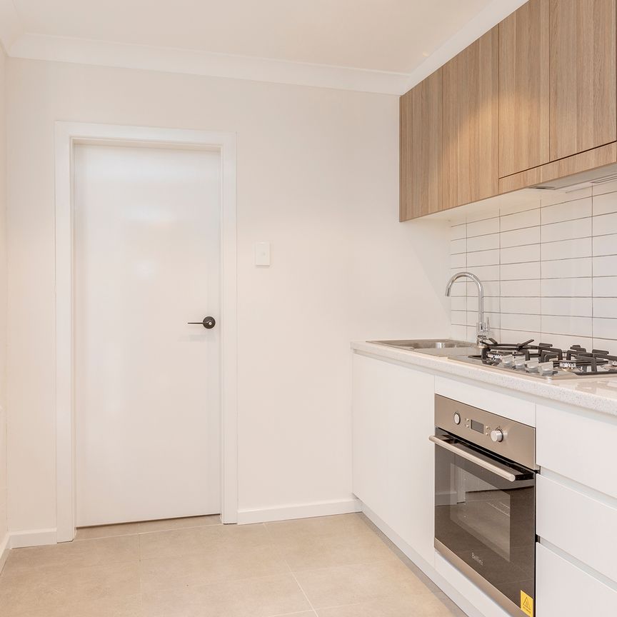 2 Clara St, Erskineville NSW 2043 - House For Rent | Domain - Photo 1