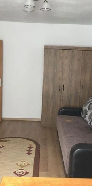 1 camera in zona Centrului - Fotografie 1