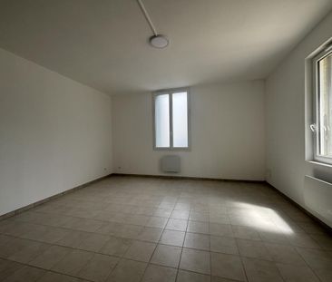 Location Appartement 3 pièces 80m² CHATELLERAULT 86100 - Photo 2