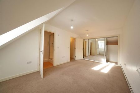 4 bedroom semi-detached house to rent - Photo 4