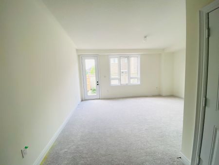 For Lease - 255 Tennant Circle, Vaughan, Ontario - Photo 5