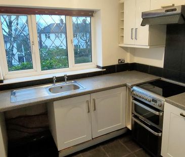 3 bedroom terraced house to rent - Photo 4