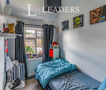 3 bedroom house to rent Copse Close, East Grinstead, RH19 - Photo 3