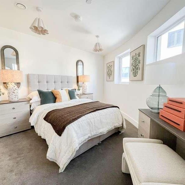Martin Court, Hastings - Photo 1