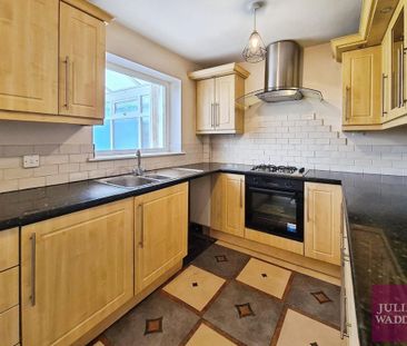 3 bedroom semi-detached house to rent - Photo 6