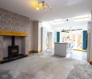 3 bedroom terraced house to rent - Photo 1