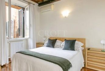 Spanish Steps .Charming two-room apartment with balcony and views over the rooftops of Rome . In residence with dayluy cleaning , A/C wifi , consierge. Rif #1948