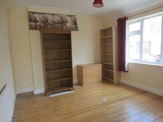 Kings Road, Firswood, Manchester, M16 - Photo 1