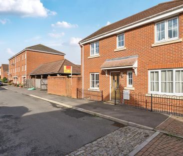3 bedroom semi-detached house to rent - Photo 4