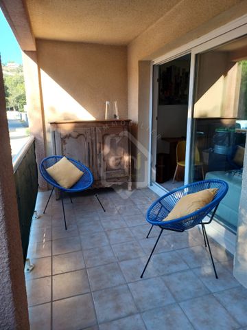 appartement T2 à VILLENEUVE LES AVIGNON, - Photo 2