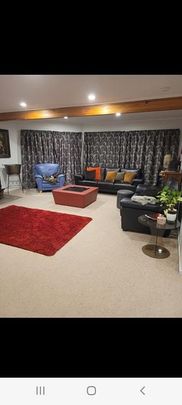 Charming Raumati 3BR Home with stunning seaviews - Photo 1