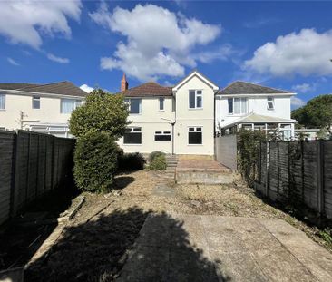 4 bedroom detached house to rent - Photo 2