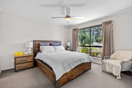 Immaculately presented home in popular Golden Square - Photo 3