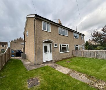 3 bedroom semi-detached house to rent - Photo 1