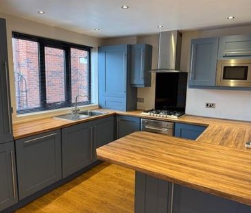 3 bedroom terraced house to rent - Photo 3