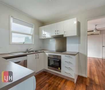 AIR CONDITIONED TWO BEDROOM UNIT WITH AIR COURTYARD! - Photo 6