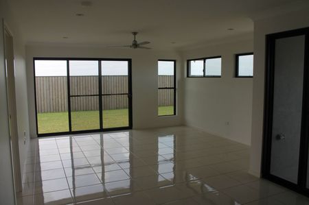 Deluxe Home in Mackay's Premier Estate - Photo 5