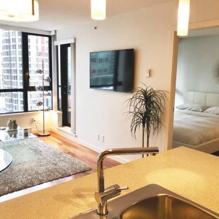 Yaletown Fully Furnished 1 Bedroom + Den + Balcony + Parking + Storage - Photo 1