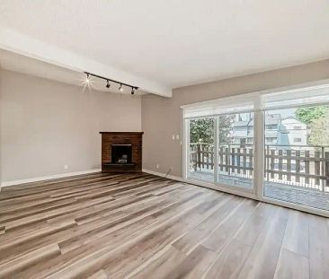 Newly Renovated 2 Bedroom + 1.5 Bath in Innercity Crescent Heights Calgary DT | 4 - 122 12 Avenue Northeast, Calgary - Photo 1