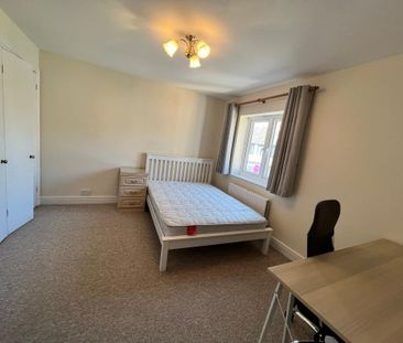 5 bedroom terraced house to rent - Photo 4