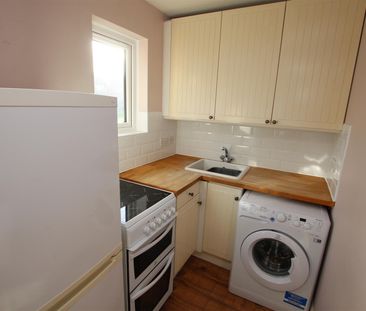 1 bedroom Apartment to let - Photo 6