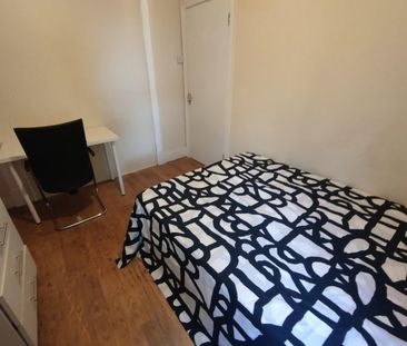 Room in a Shared House, Leghorn Rd, N17 - Photo 4