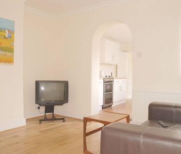 3 bedroom semi-detached house to rent - Photo 2