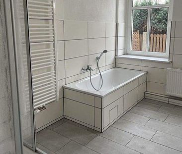 Wohntraum im Erstbezug nach Sanierung! Terrasse, Balkon, schickes T... - Photo 6