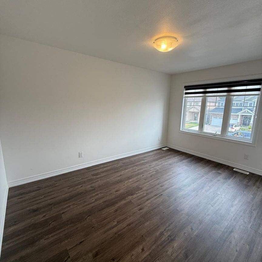 For Lease - 140 Monarch Street, Welland, Ontario - Photo 1