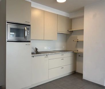 Ongemeubelde studio met zeezicht - Foto 2