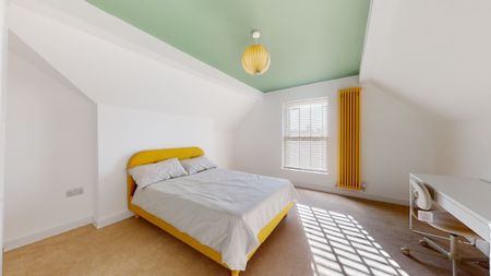 65 Forest Road Flat 5 - Photo 3