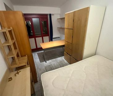 4 bedroom flat share to rent - Photo 4