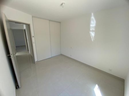 Location Maison 4 pièces 70m² ST AMBROIX 30500 - Photo 4