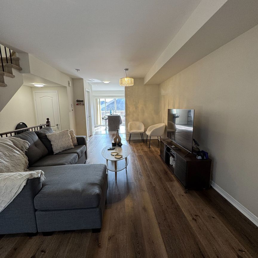 For Lease - 5585 Oscar Peterson Boulevard Unit# 6, Mississauga, Ontario - Photo 1