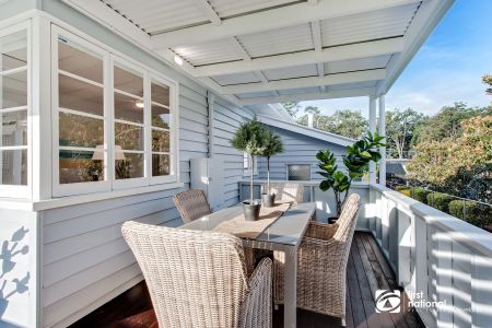 BEAUTIFUL COTTAGE IN OYSTER POINT - "RYAN COTTAGE " - Photo 5