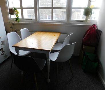 5 bedroom flat to rent - Photo 2