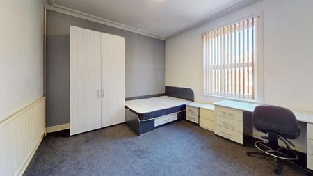 5 bedroom terraced house to rent - Photo 2