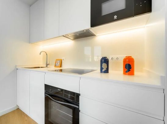 Rua da Alegria, Porto, Braga 4000-033 - Photo 1