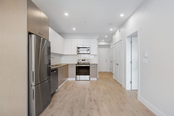 CINEMA APTS - 210B - C210B - Photo 1