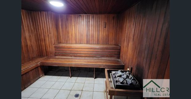 ONE BEDROOM APARTMENT IN ULTRA-CONVENIENT LOCATION | AVAILABLE FROM MID-NOV - Photo 1