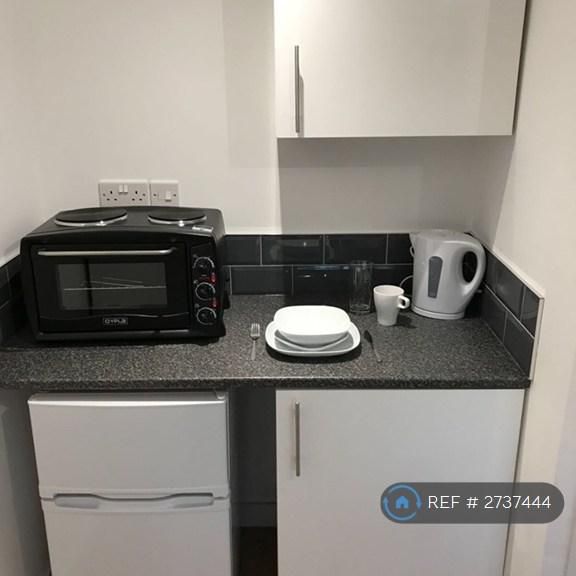 Studio to rent - Photo 1