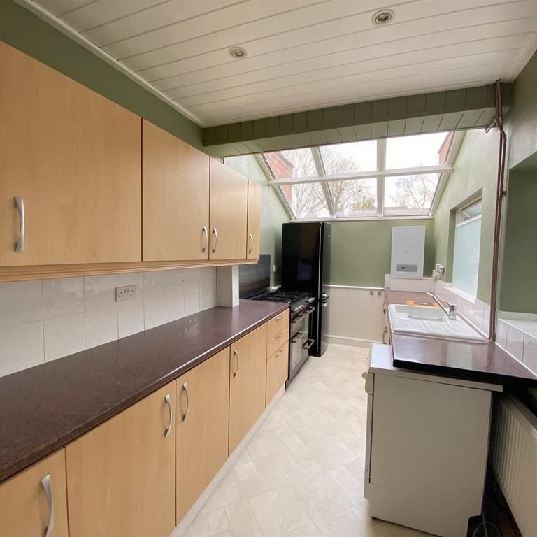 2 bedroom terraced house to rent - Photo 1