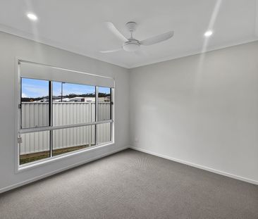 BRAND NEW 4 BEDROOM HOME IN PALMVIEW - Photo 2