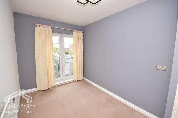 King Edward Avenue, Lytham St Annes, Lancashire, FY8 - Photo 1