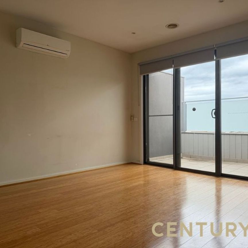 Simple, Modern & Ready - Photo 1